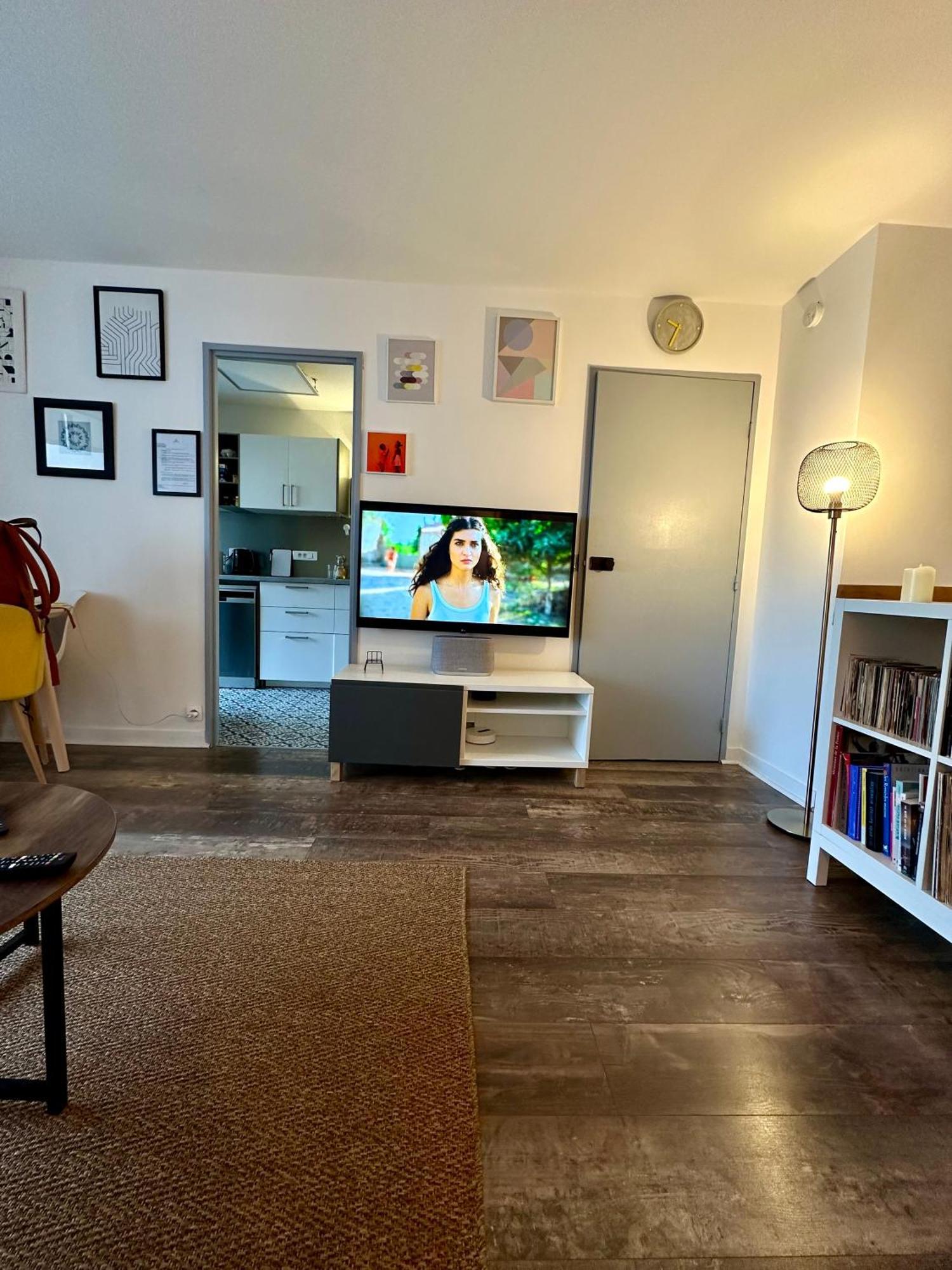 Cosy Duplex Avec Parking A Paris 19 By Immo Kit Bnb Eksteriør billede